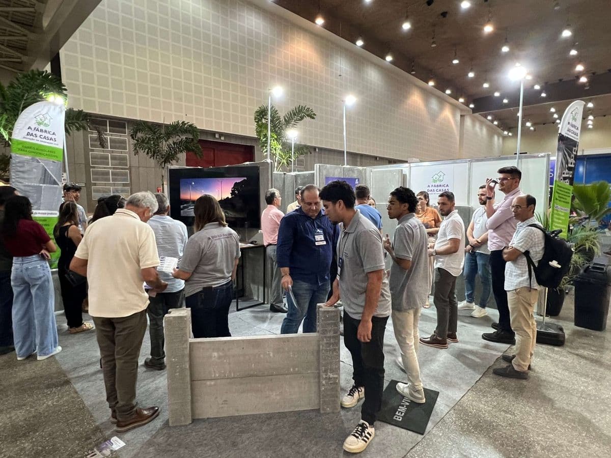 Estande AFDC com demonstração do sistema na ExpoConstruir 2025.